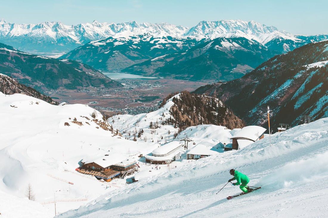 How to Layer for Skiing and Snowboarding: A Comprehensive Guide